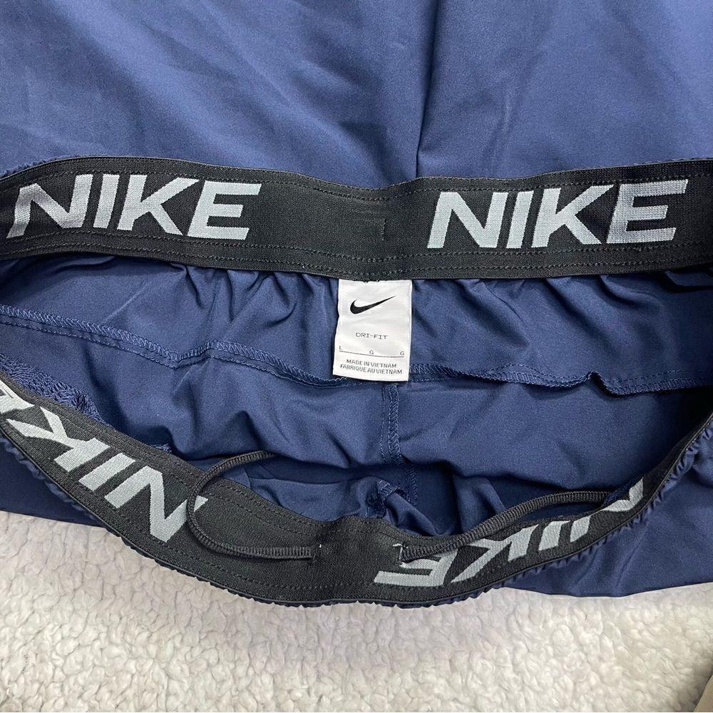Nike Dri-Fit Standard Fit Men's
Navy Blue Activewear Shorts Size
Large Logo - Picture 6 of 9
